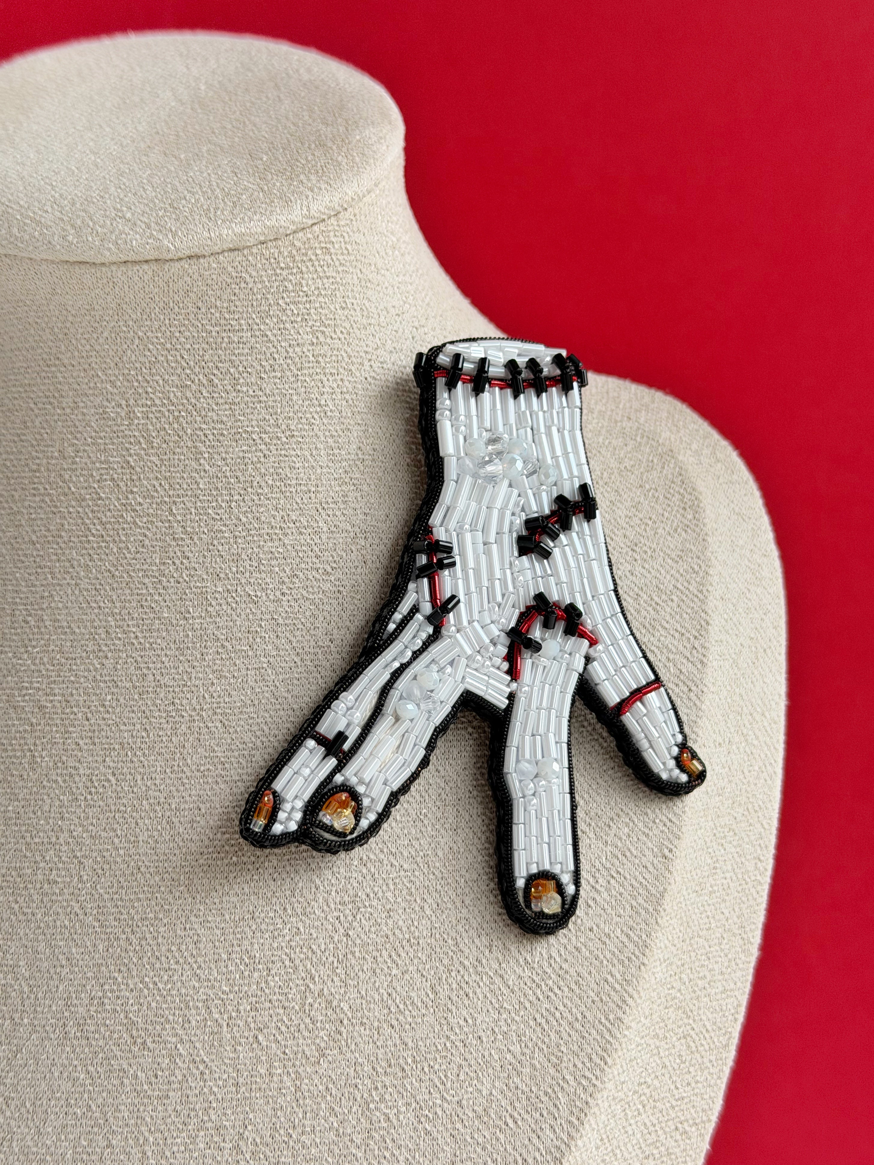 BROOCH 'THING'